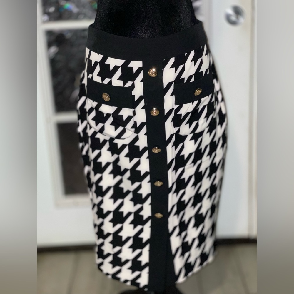 New York & Company Monochrome Geometric Skirt